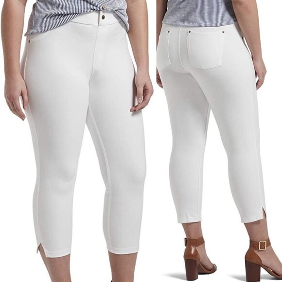 NWT Women's HUE Ultra Soft Denim Capri White | Size M - Picture 1 of 10